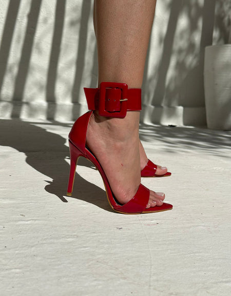 Sandália Daniella Almeida