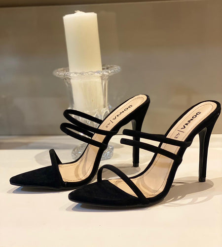 Tamanco Bico Folha Três Tiras Preto