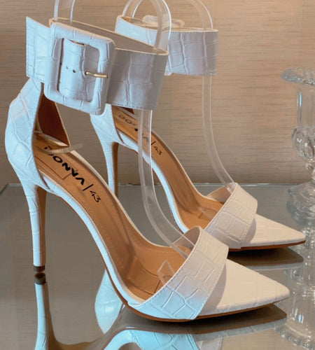 Sandália Daniella Almeida CROCO